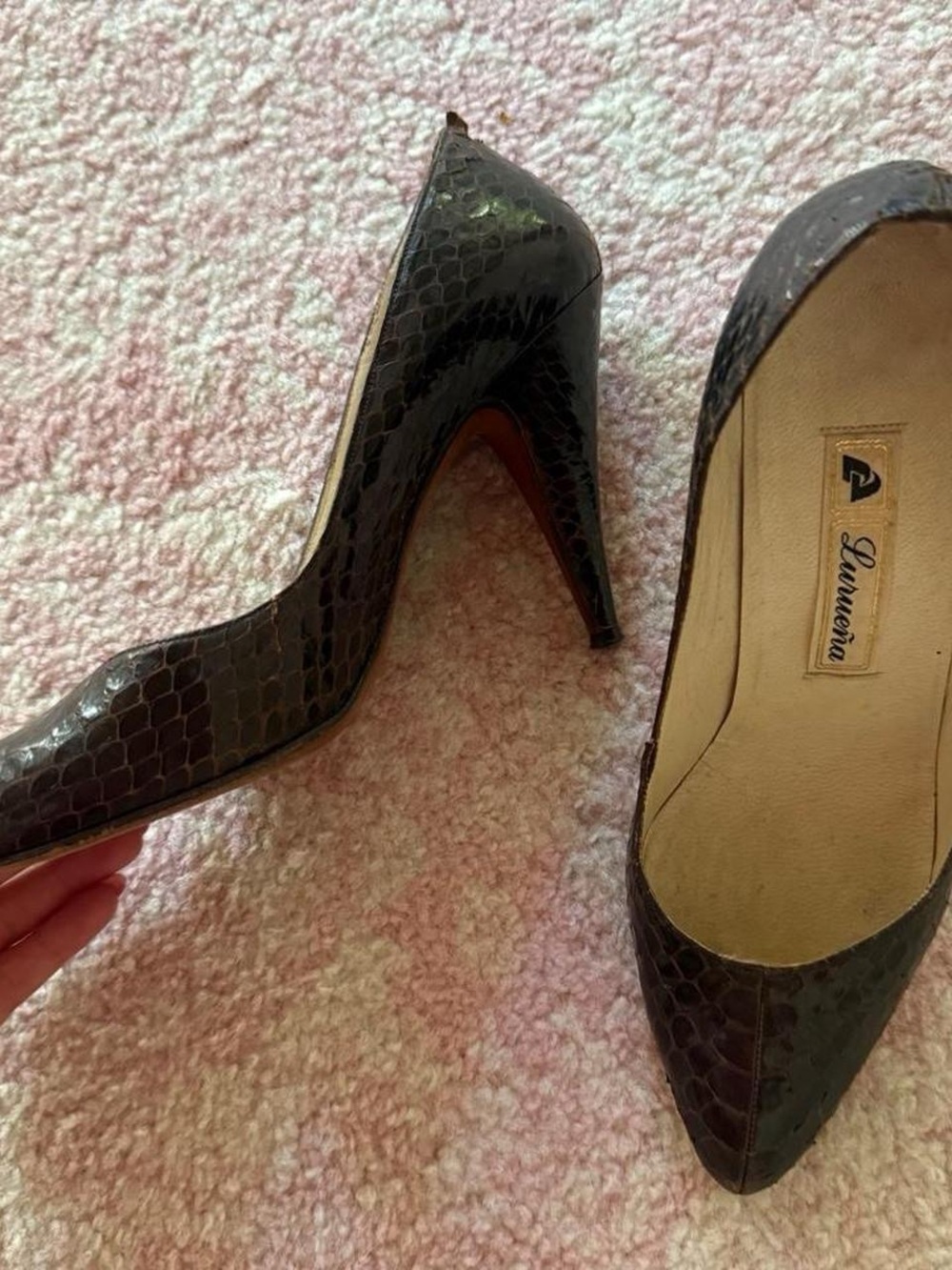 Vintage Black Snake-Embossed Pointed Toe Stiletto Heels